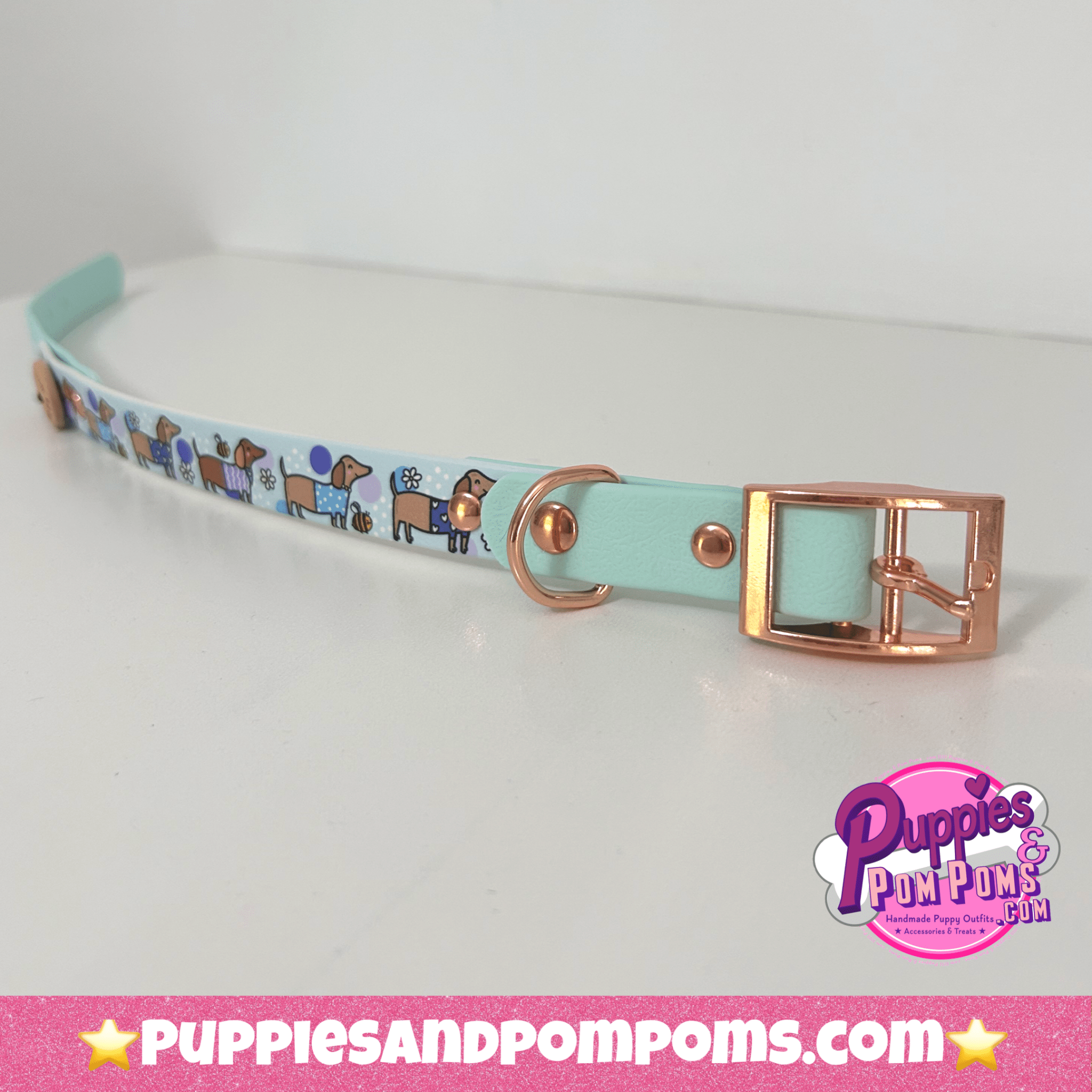 Bee Happy Dachshunds — Handgefertigtes Biothan - Hundehalsband — Babyblau - Pfotenlieblinge