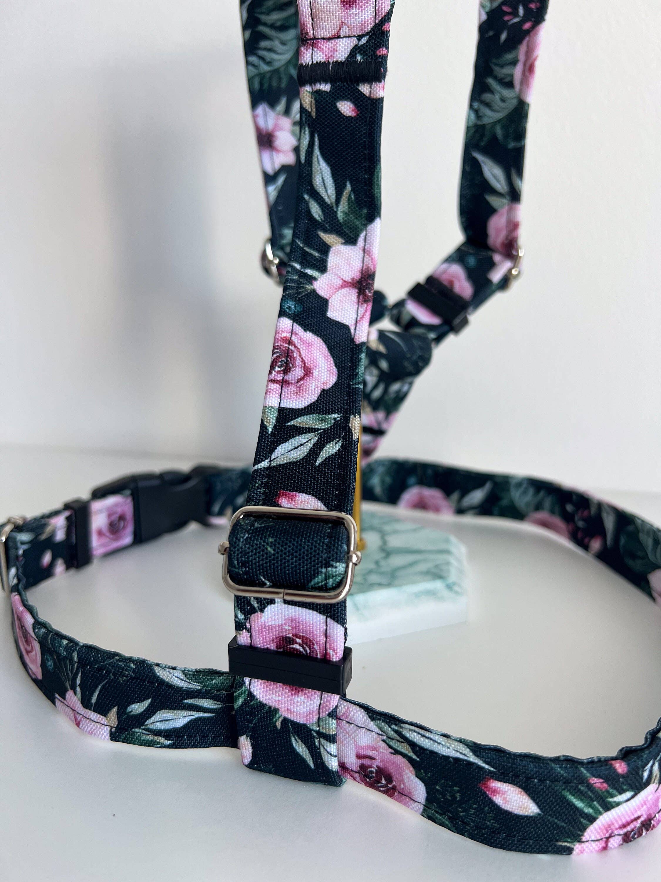 Hundegeschirr Dark Roses, Verstellbar & Handmade