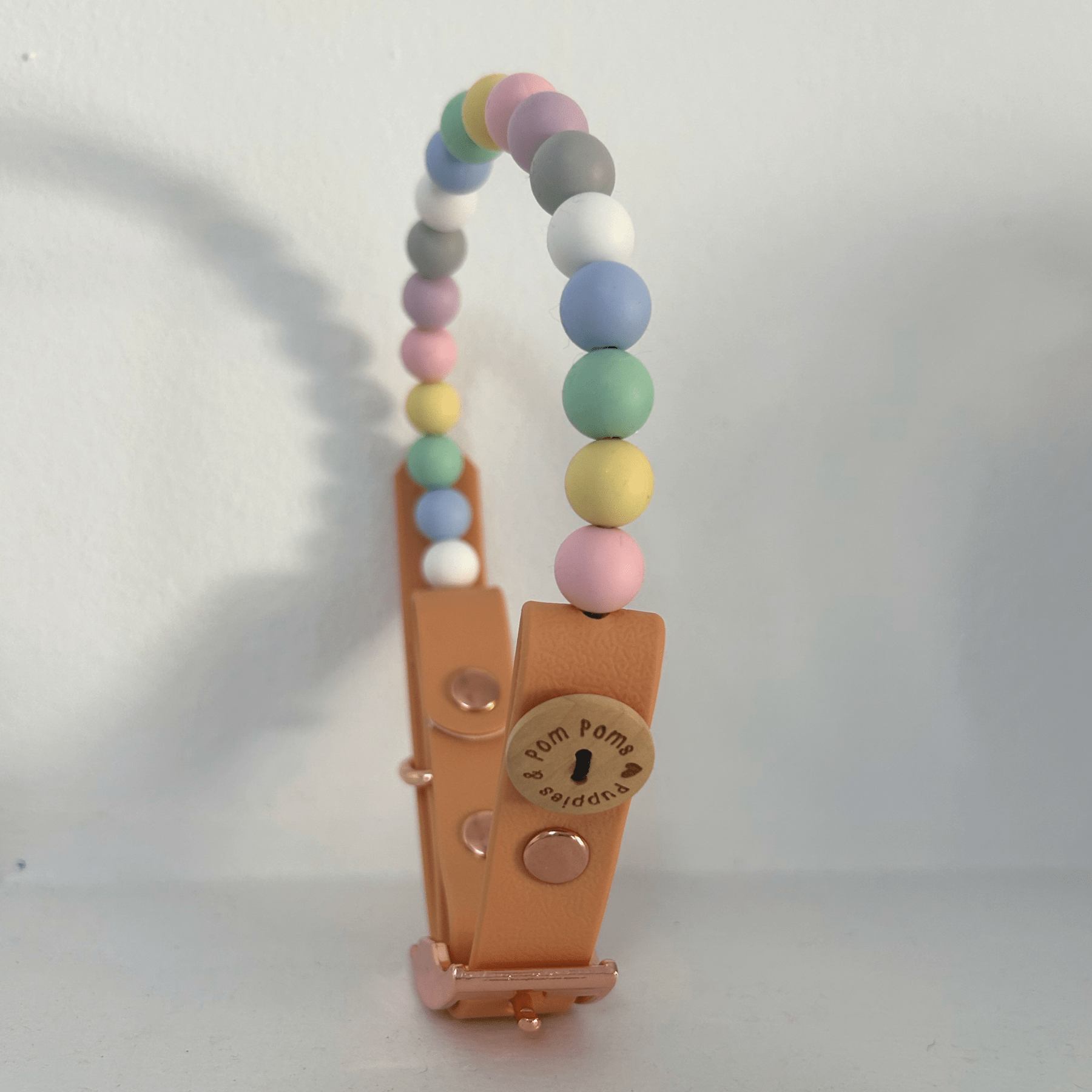 Handgemachtes veganes Hundehalsband mit Perlen - Pfotenlieblinge