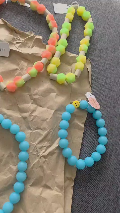 „Ocean Blue“ Leuchtkette – Stilvoll sichtbar bei jedem Spaziergang