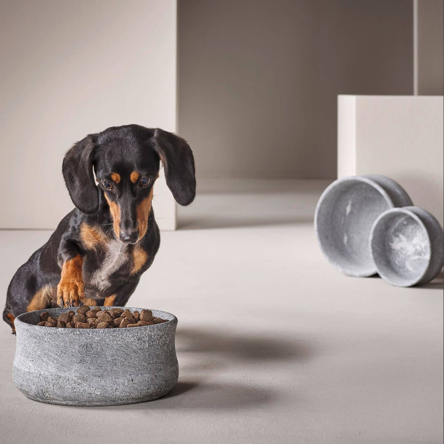 ROCKY Naturstein - Napf – selbstkühlend, stilvoll & massiv - Pfotenlieblinge