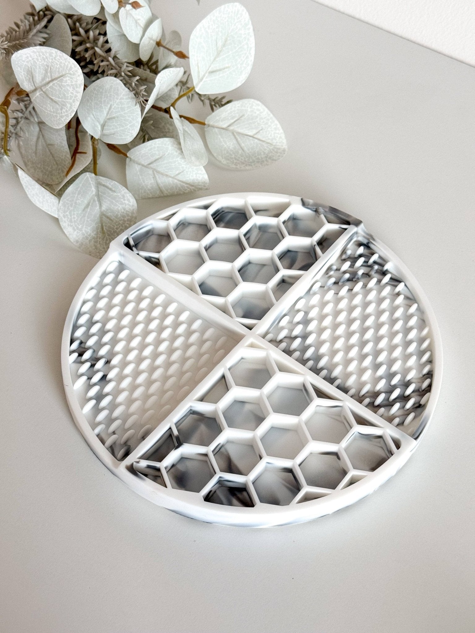 Schleckmatte Honey Hund, Slow Feeder, Futterstation - Pfotenlieblinge