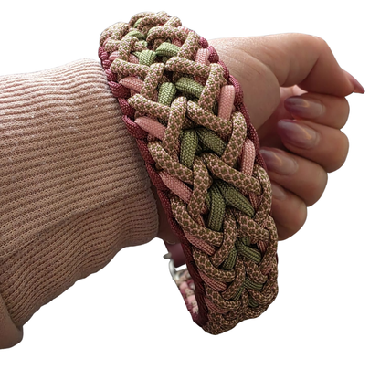 Handgemachtes Paracord-Hundehalsband „Rosé Sage“