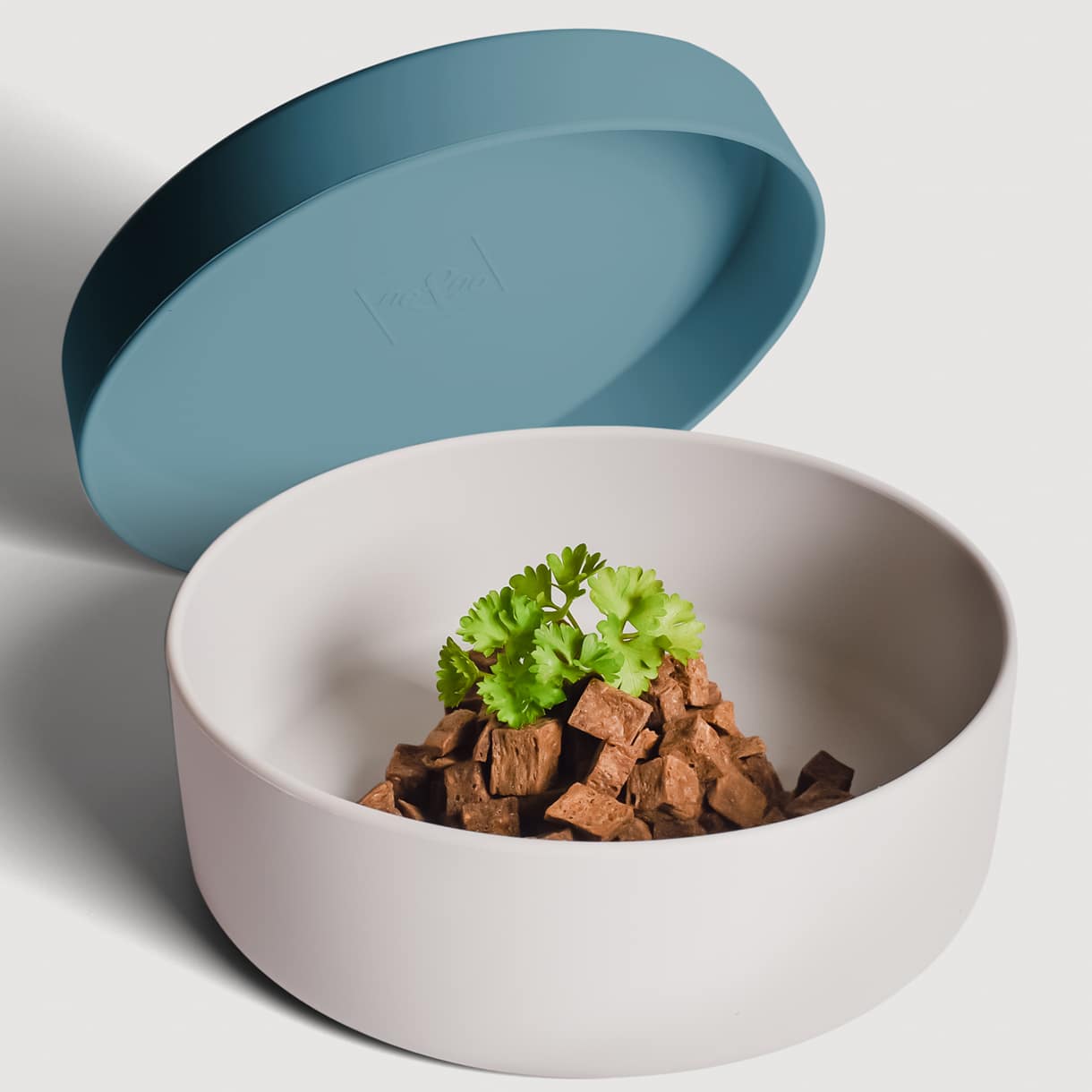 Silikonnapf mit Deckel für Hunde – hygienisch &amp; barftauglich